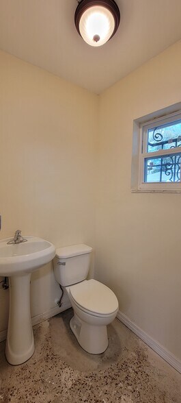 More Photos Of 3203 N Nebraska Ave, Tampa Freestanding For Lease