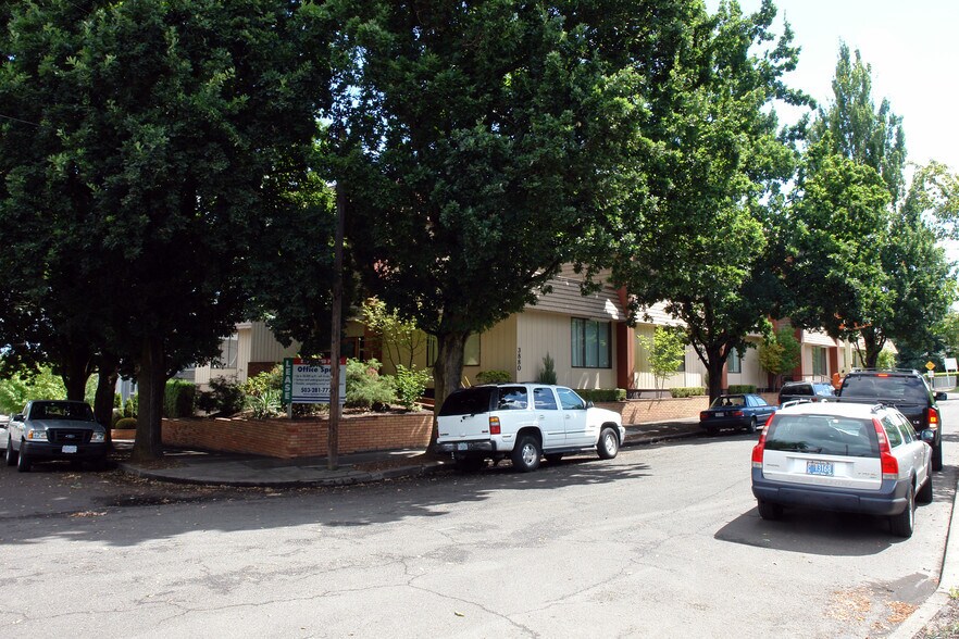 More Photos Of 3880 SE Eighth Ave, Portland Office For Lease