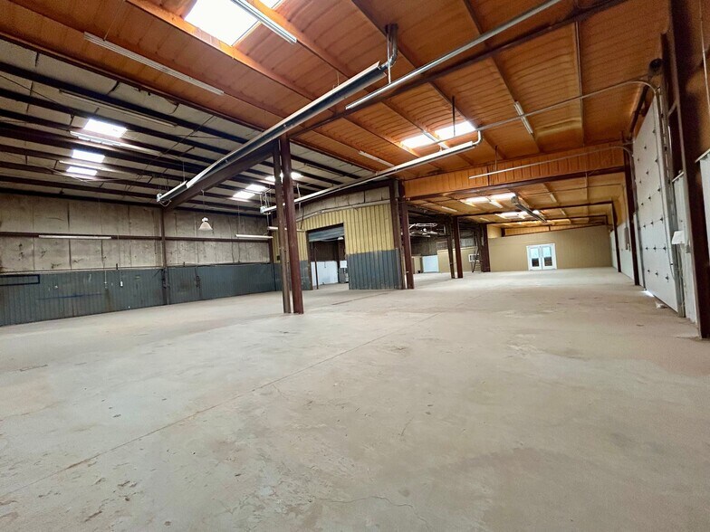 More Photos Of 2306 Garden City Hwy, Midland Warehouse For Sale