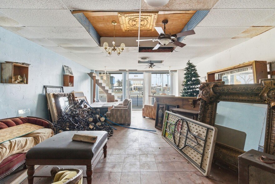 More Photos Of 100 W Central Ave, Comanche General Retail For Sale