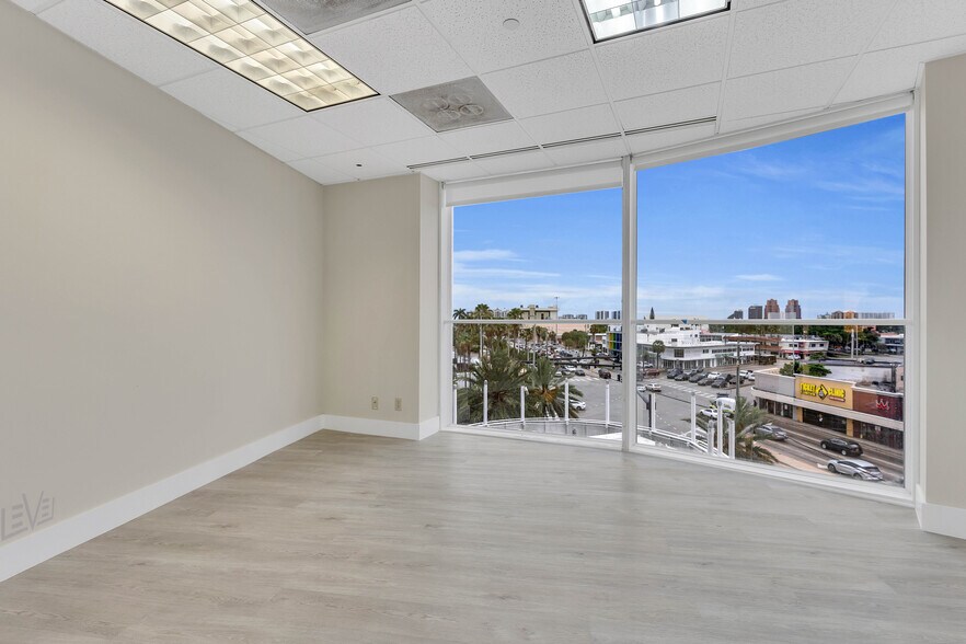 More Photos Of 3333 N Federal Hwy, Oakland Park Unknown For Lease