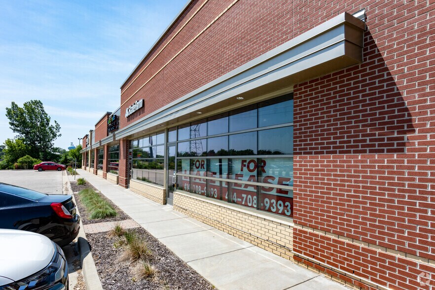 More Photos Of 7003 S Howell Ave, Oak Creek Freestanding For Lease