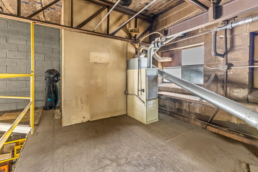 More Photos Of 16136 White Ave, Allen Park Warehouse For Sale