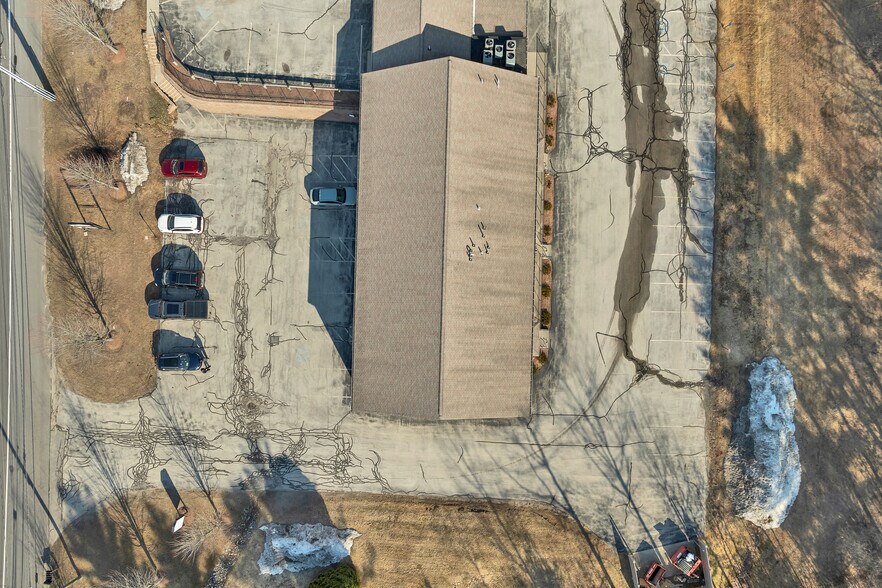 More Photos Of 45 Londonderry Tpke, Hooksett Office For Lease