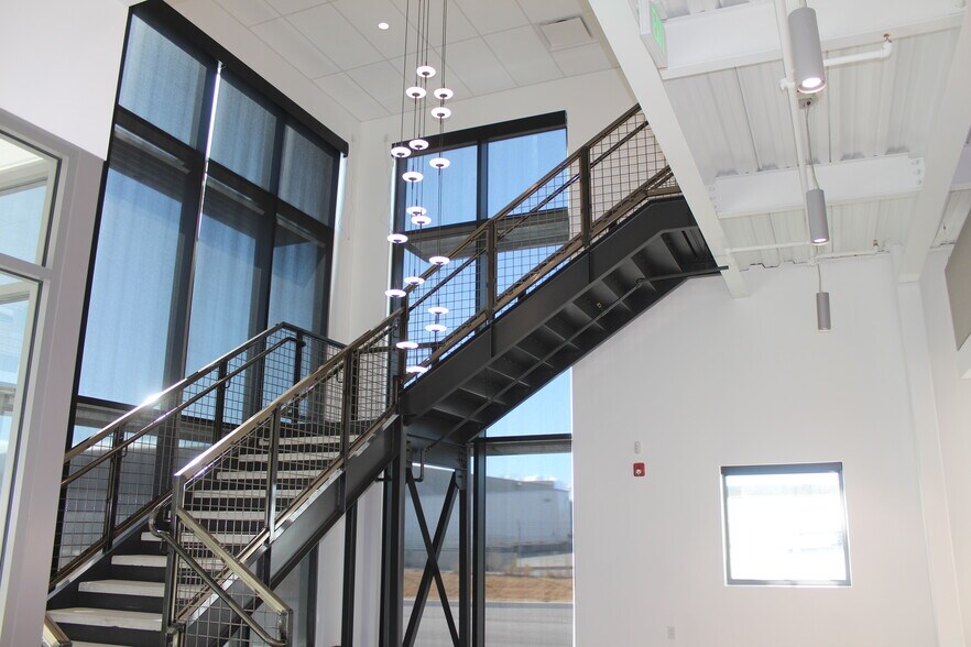 More Photos Of 3070 W Directors Row, Salt Lake City Manufacturing For Lease