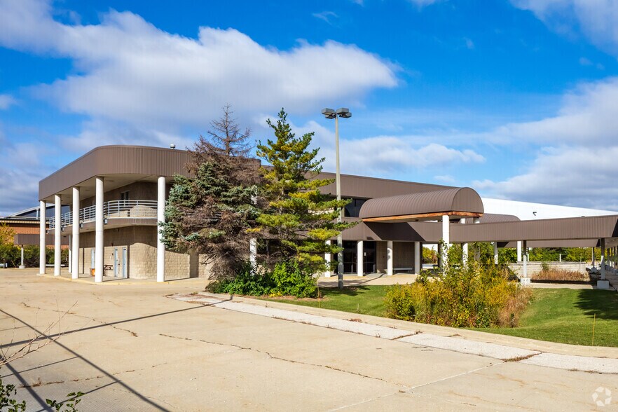 Primary Photo Of 3800 Mannheim Rd, Franklin Park Service Station For Lease