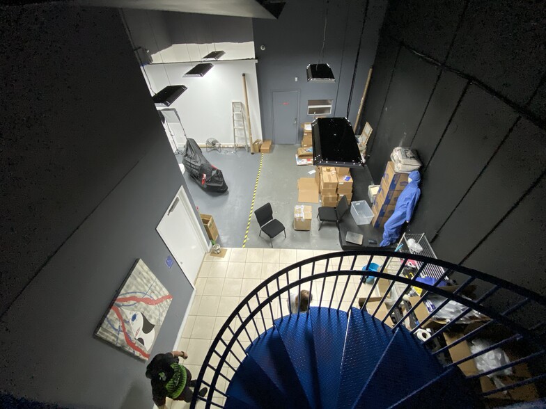 More Photos Of 2051 NW 112th Ave, Doral Showroom For Sale
