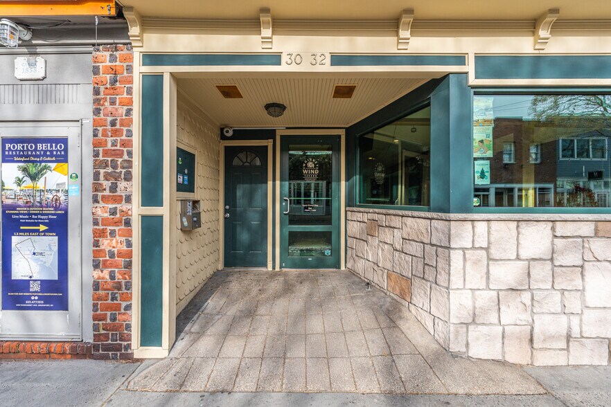 More Photos Of 30-32 Front St, Greenport Storefront Retail Residential For Sale
