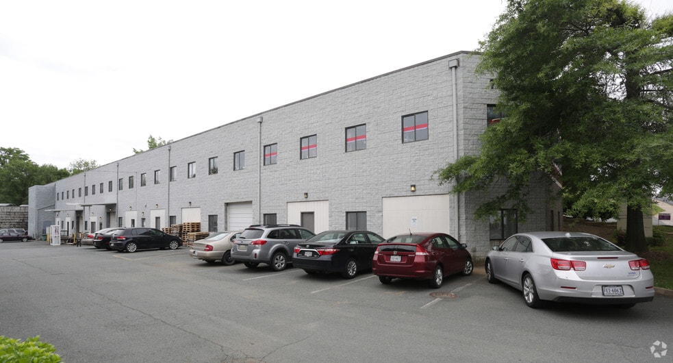 More Photos Of 750 Harris St, Charlottesville Light Distribution For Lease