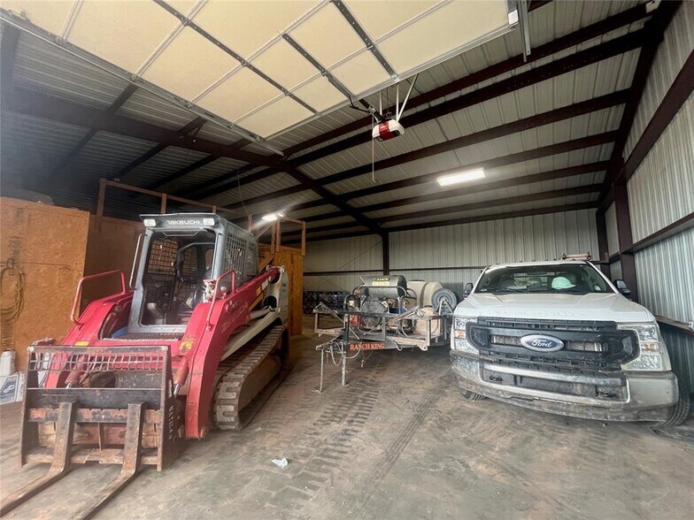 More Photos Of 2901 E Highway 37, Tuttle Flex For Sale