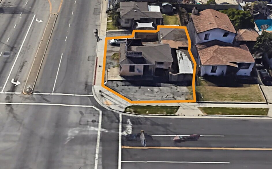 More Photos Of 8858 Flower St, Bellflower Freestanding For Lease