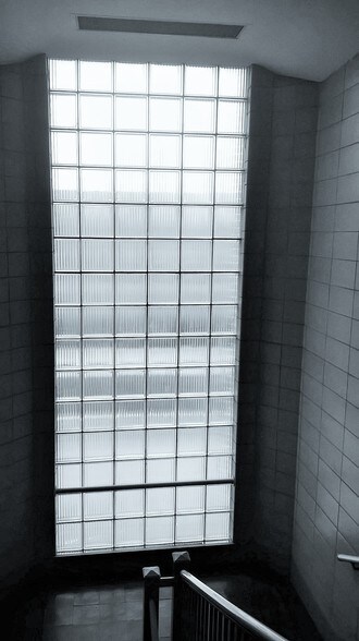 More Photos Of 1291 Elmwood Ave, Cranston Schools For Sale