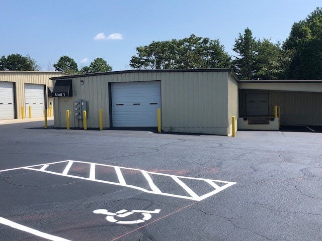More Photos Of 1136 Louise Rd, Winston-Salem Warehouse For Lease