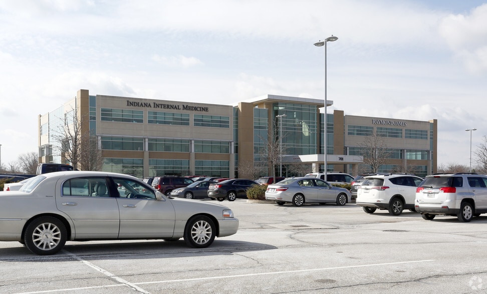 More Photos Of 701 E County Line Rd, Greenwood Medical For Lease