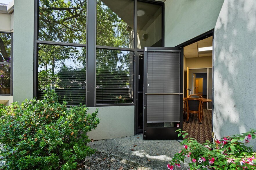 More Photos Of 550 Price Ave, Redwood City Office For Sale
