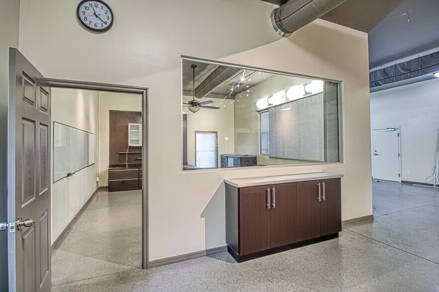 More Photos Of 4857 Palm Beach Blvd, Fort Myers Office For Lease