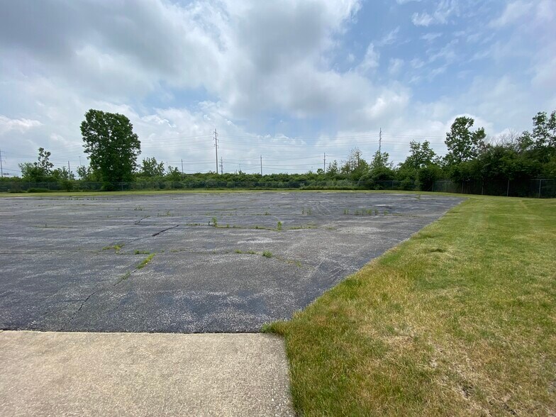 More Photos Of 21600 Miles Rd, North Randall Flex For Lease