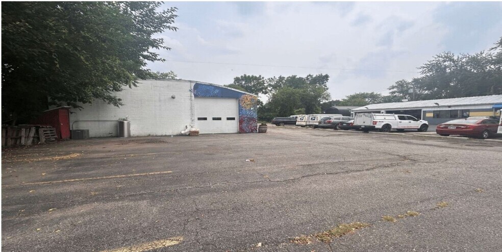 Primary Photo Of 93 Ecorse Rd, Ypsilanti Service For Lease