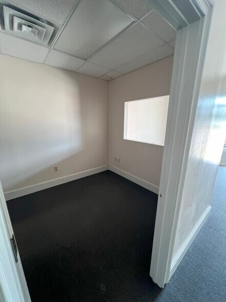 More Photos Of 1636 Philema Rd S, Albany Freestanding For Lease