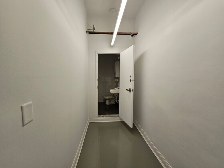 More Photos Of 134 W 29th St, New York Office For Sale