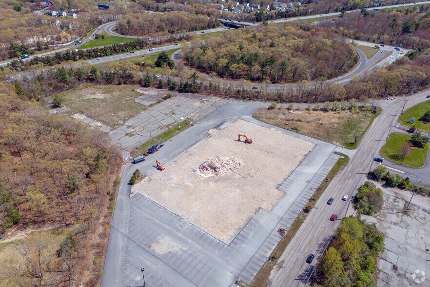 More Photos Of 15 John L Dietsch Blvd, North Attleboro Manufacturing For Sale