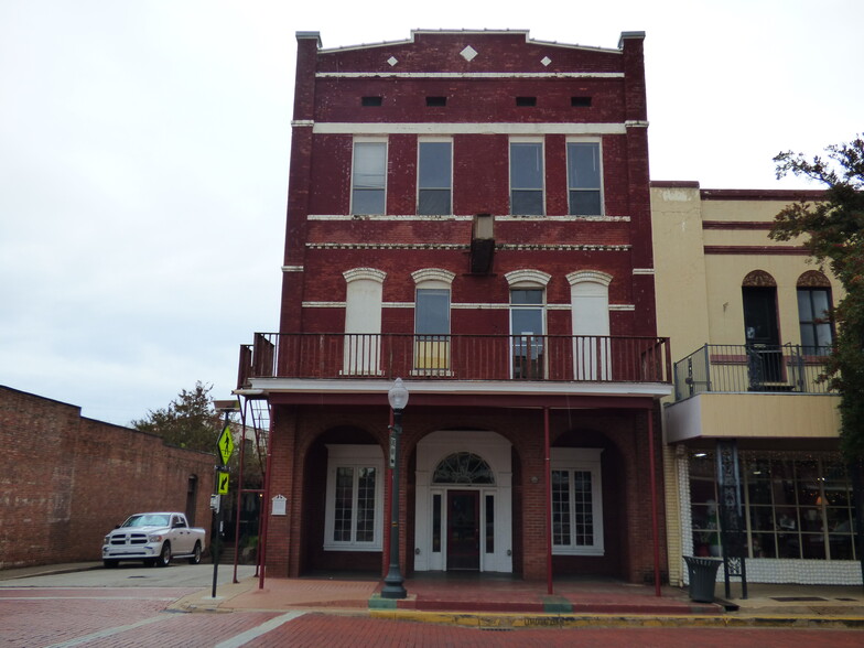 Primary Photo Of 330 E Main St, Nacogdoches Flex For Sale