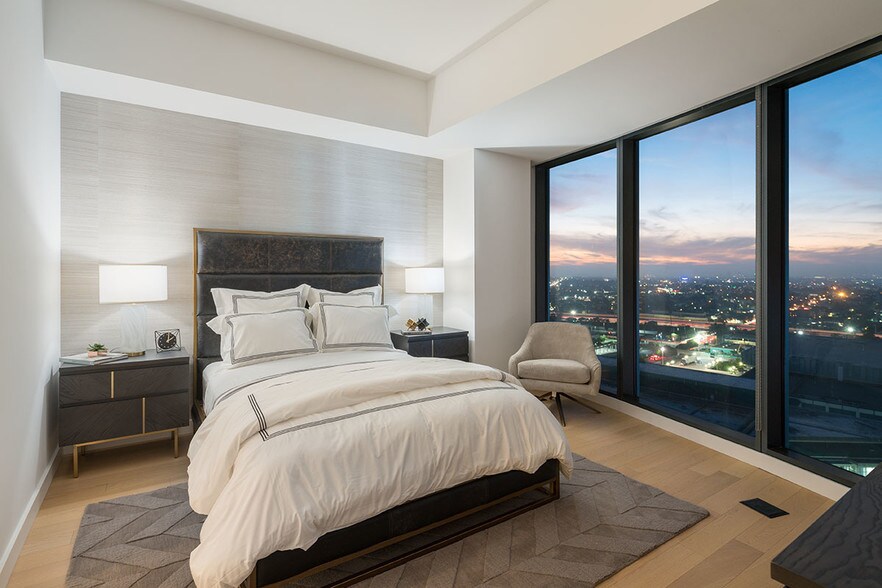 More Photos Of 1200 S Figueroa St, Los Angeles Apartments For Lease
