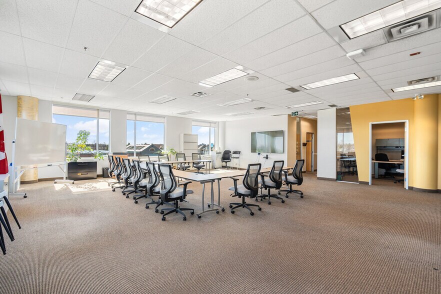 More Photos Of 1 Chrysalis Way, Ottawa Office For Lease