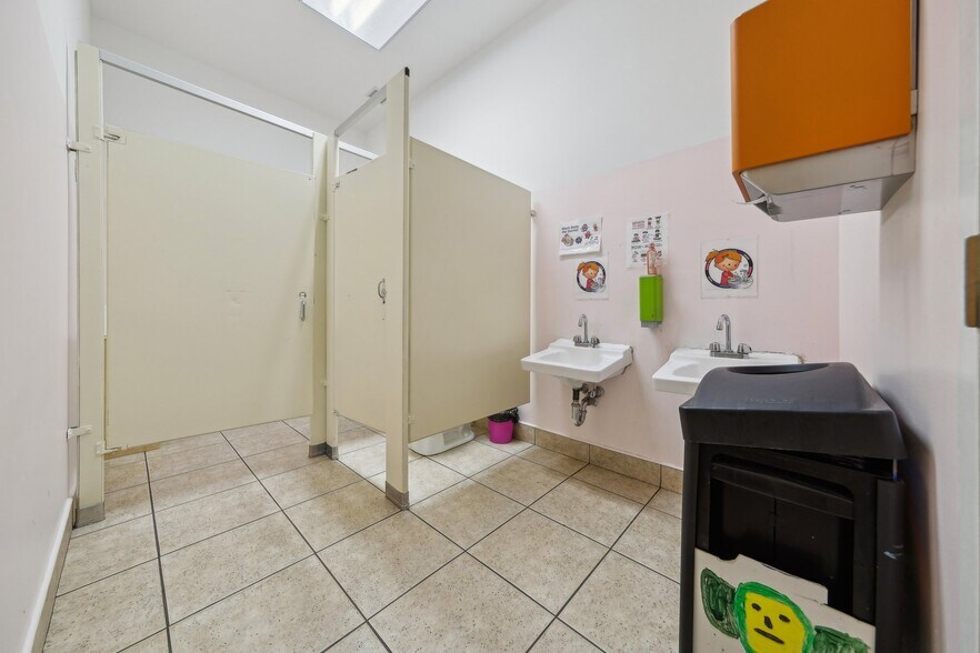 More Photos Of 351 Sand Ln, Staten Island Daycare Center For Lease