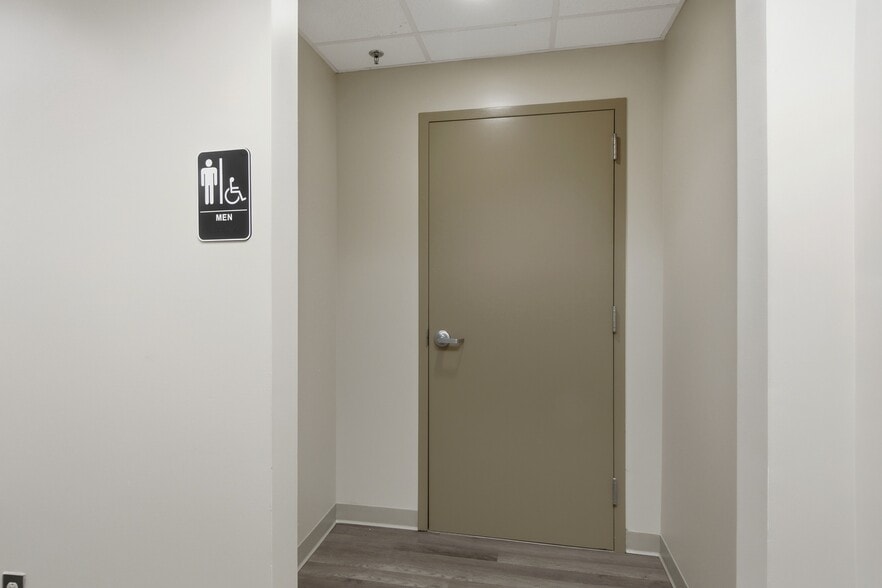 More Photos Of 421 Main St, Franklin Storefront Retail Office For Lease