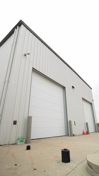 Primary Photo Of 7818 Highway 6 South Service Rd, Regina Flex For Sale