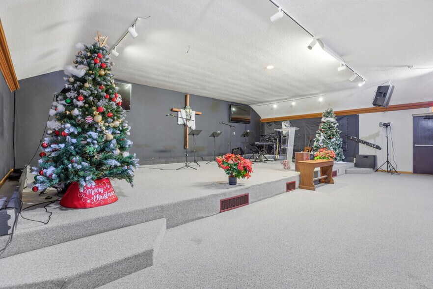 More Photos Of 768 S Broad St, Lancaster Religious Facility For Sale