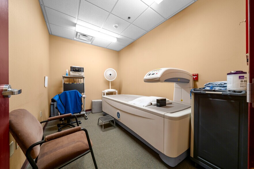 More Photos Of 2500 Citrus Blvd, Leesburg Medical For Sale
