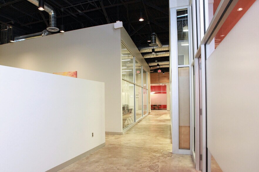 More Photos Of 817 E 4th St, Tulsa Showroom For Sale