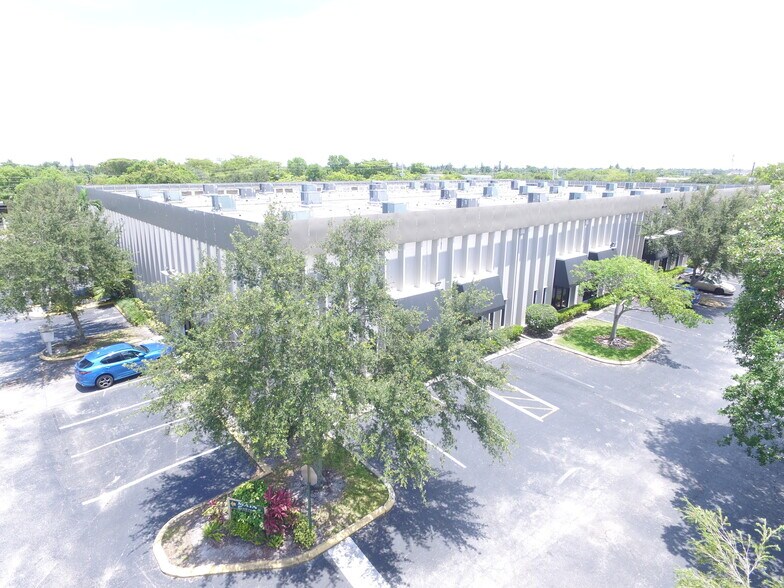 More Photos Of 1700 NW 66th Ave, Plantation Office For Lease