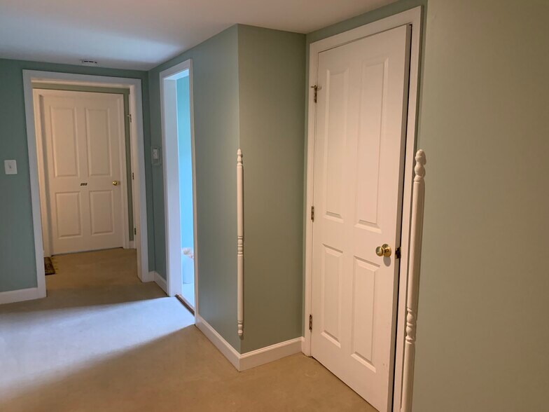 More Photos Of 170 W Main St, Purcellville Office Residential For Lease