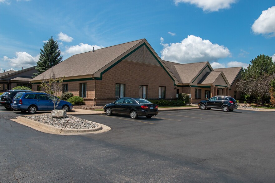 Primary Photo Of 6512 Centurion Dr, Lansing Medical For Lease