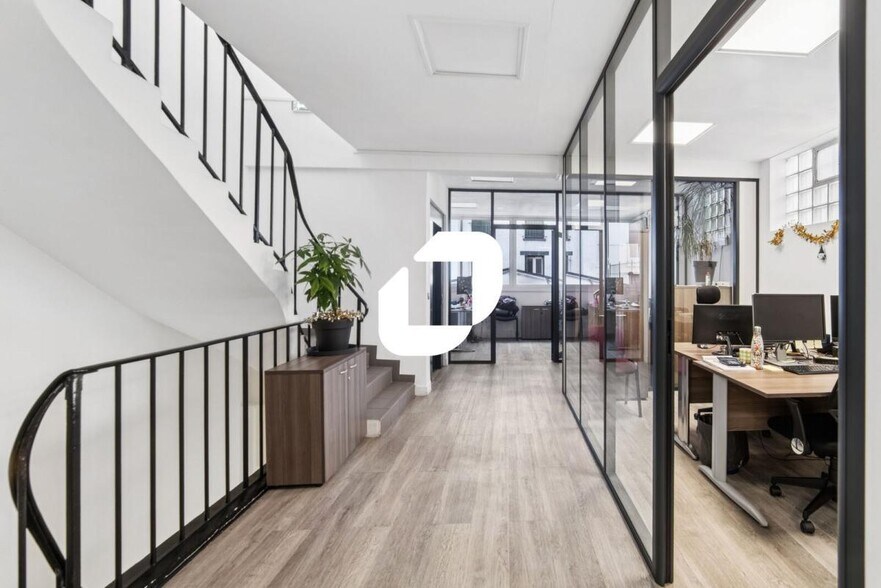 Primary Photo Of 20 Rue Paul Bert, Boulogne-Billancourt Office For Sale