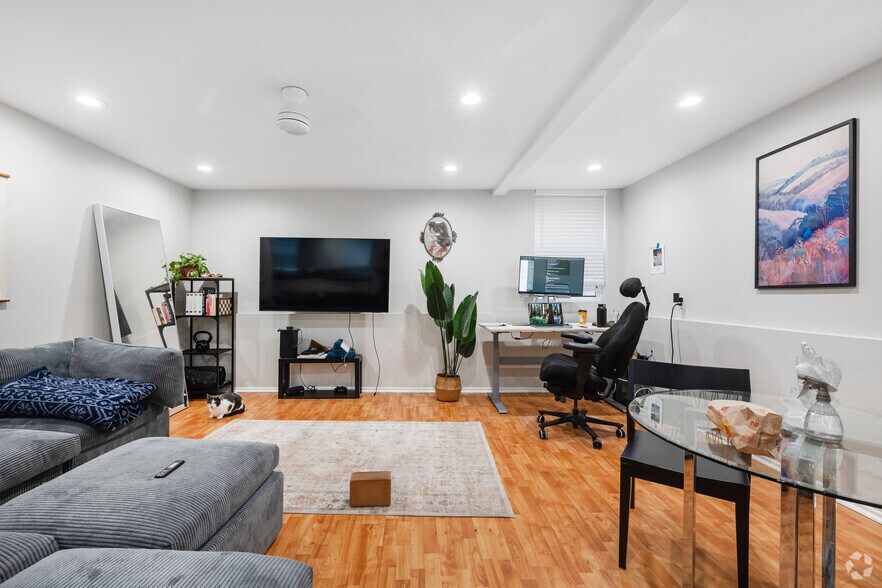 More Photos Of 22 28th Ave, Venice Apartments For Sale