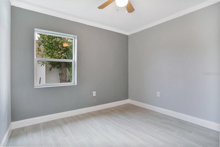 More Photos Of 1906 Murdock Blvd, Orlando Office For Lease