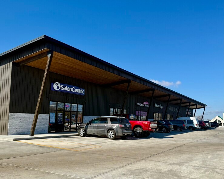 More Photos Of 1020 Thompson Blvd, Sedalia Storefront Retail Office For Lease