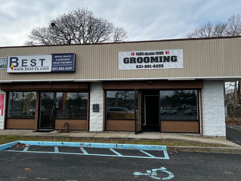 More Photos Of 162 Margin Dr, Shirley Freestanding For Lease