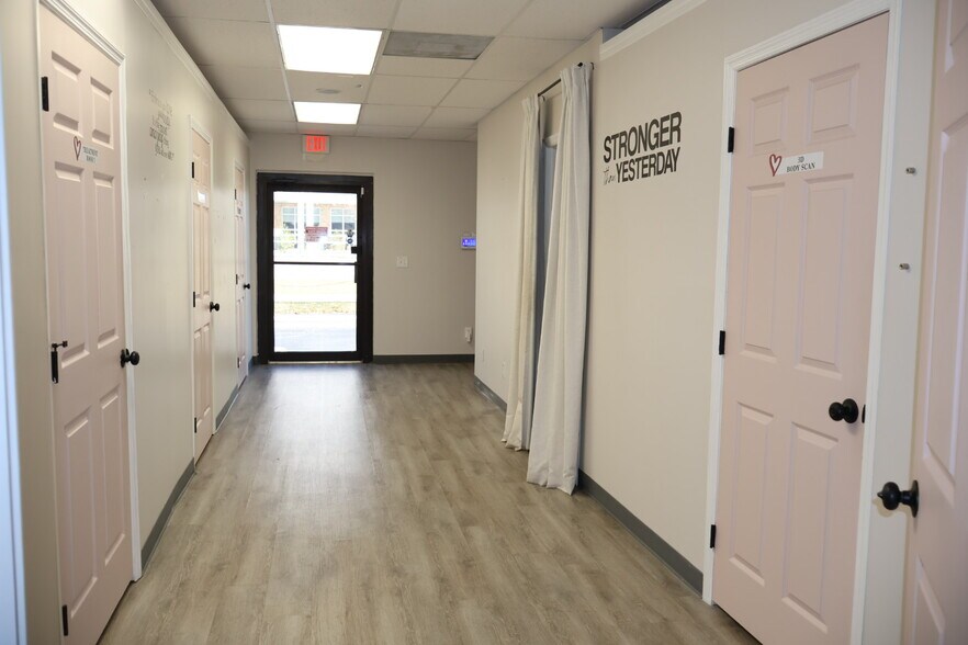 More Photos Of 13555 Automobile Blvd, Clearwater Medical For Lease