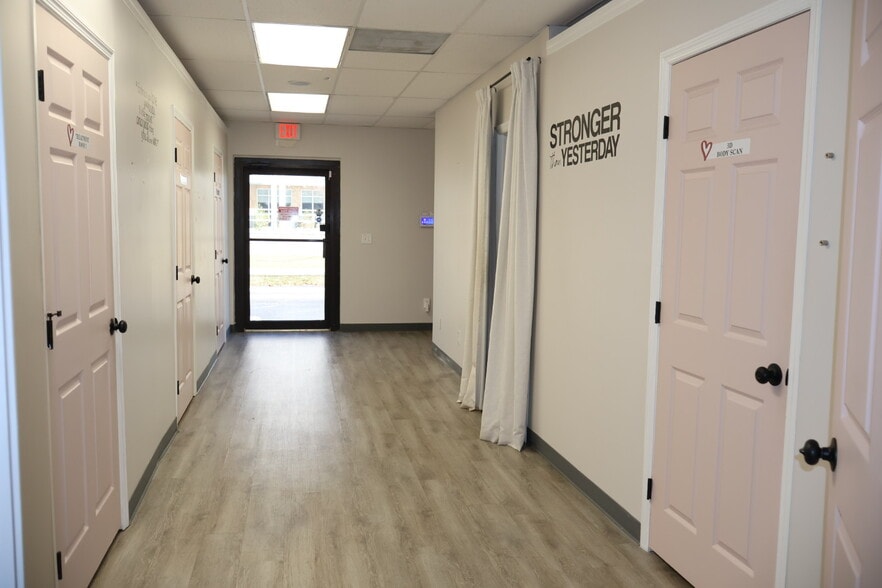 More Photos Of 13555 Automobile Blvd, Clearwater Medical For Lease