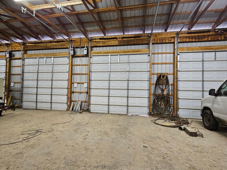 More Photos Of 3500 Contractors Dr, Midland Manufacturing For Sale