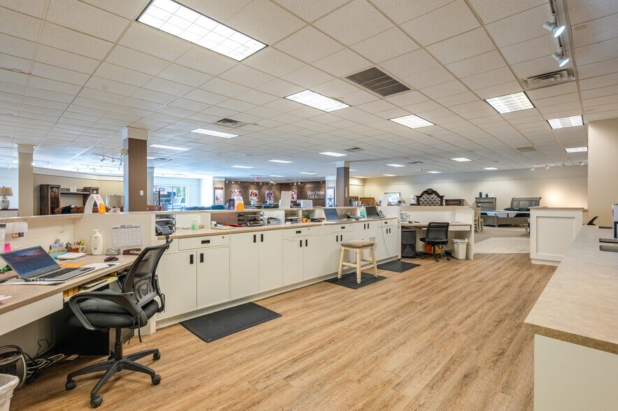 More Photos Of 126 State Road 60 W, Lake Wales Freestanding For Sale