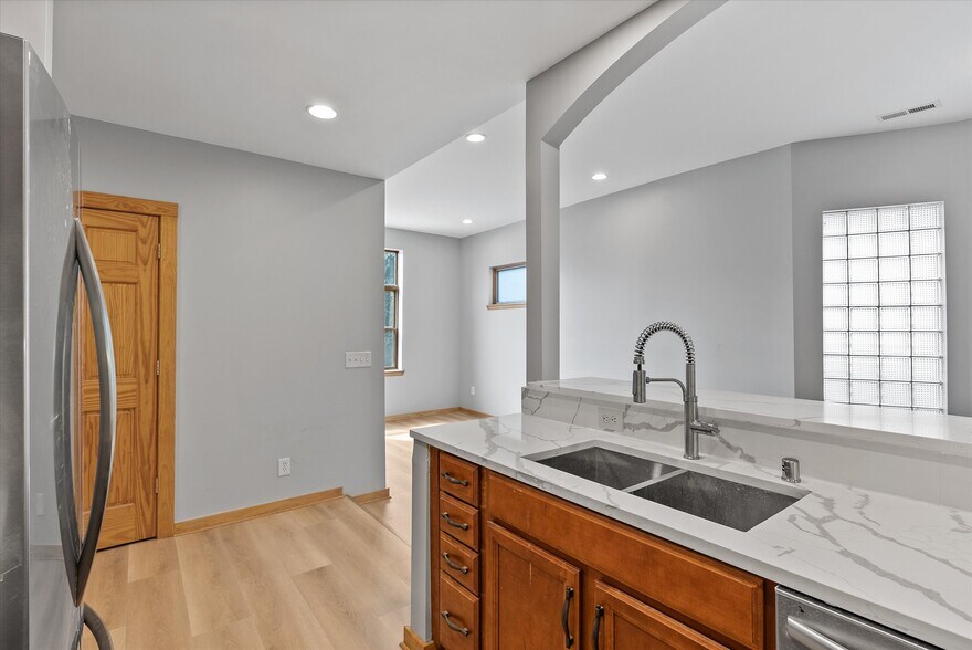 More Photos Of 2600-2604 N Booth St, Milwaukee Storefront Retail Residential For Sale