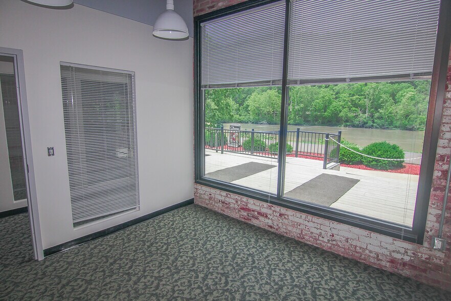 More Photos Of 50 Clay St, Morgantown Office Residential For Lease