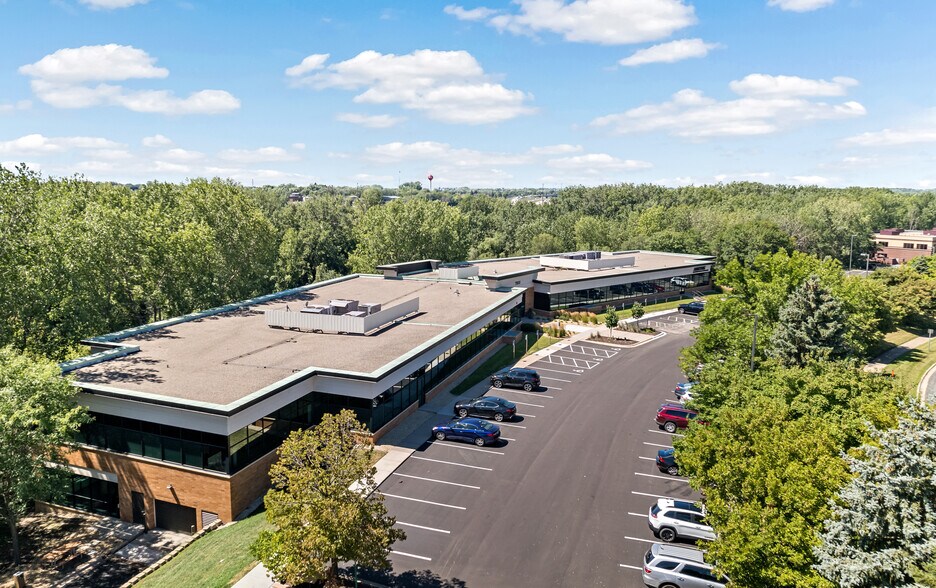 More Photos Of 7800 Equitable Dr, Eden Prairie Office For Lease
