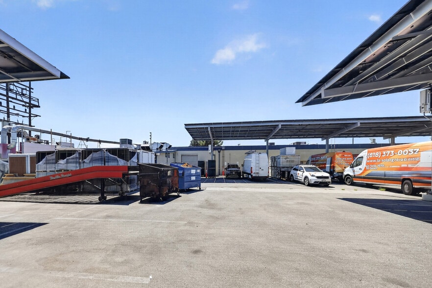 More Photos Of 8484 San Fernando Rd, Sun Valley Warehouse For Lease